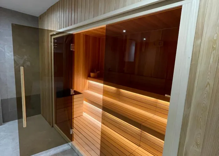 Boggi Apartman, Κοπαόνικ